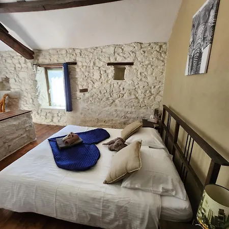 Le Relais Des Elephants Colores לינה וארוחת בוקר Virlet