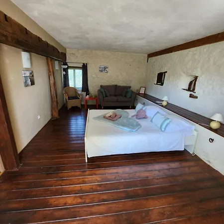 Le Relais Des Eléphants Colorés Bed & Breakfast 3*