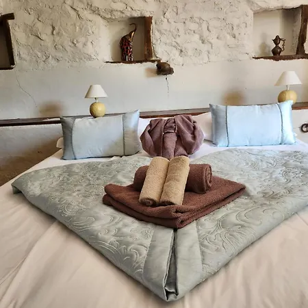 Le Relais Des Elephants Colores Bed & Breakfast Virlet