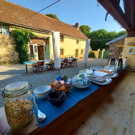 Le Relais Des Elephants Colores Bed & Breakfast Virlet